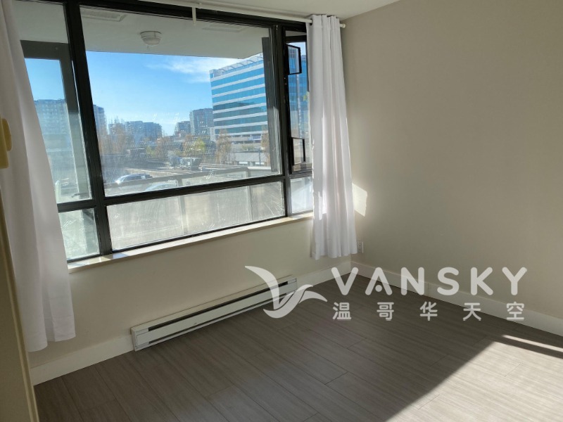 251005075335_6. bedroom.jpg